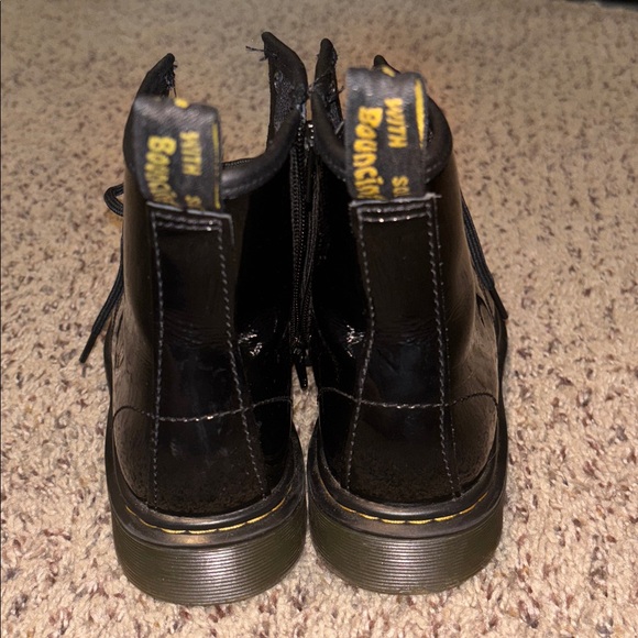 Dr. Martens- Big Kids size 3 - Picture 5 of 7